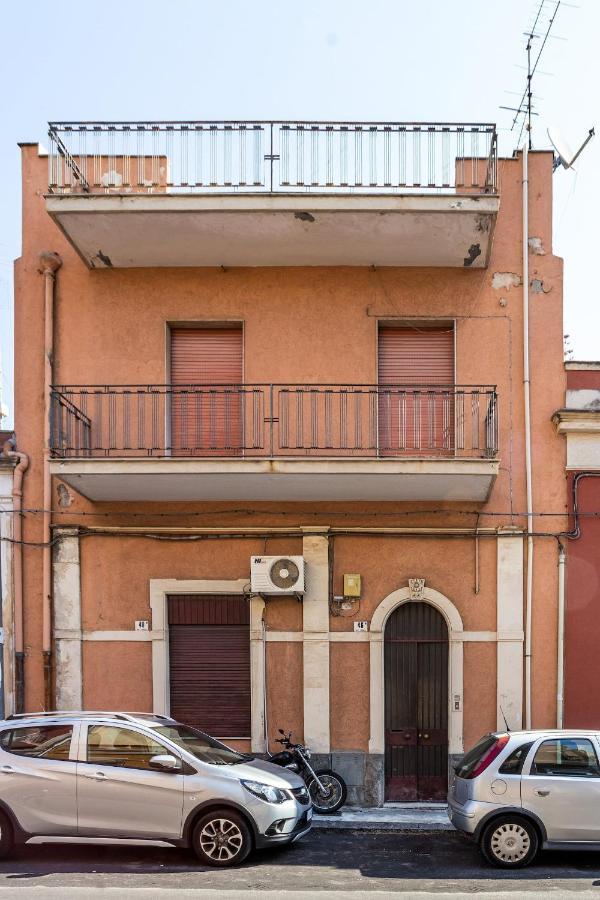 Home Rising Sun - Rooms With Private Bathrooms Κατάνια Εξωτερικό φωτογραφία